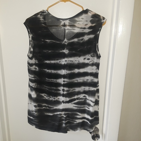 B&W tie dyed top - Picture 2 of 2